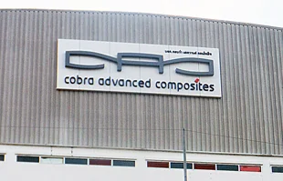 ป้ายอลูมิเนียมคอมโพสิตติดตั้งหน้าอาคารบริษัท COBRA